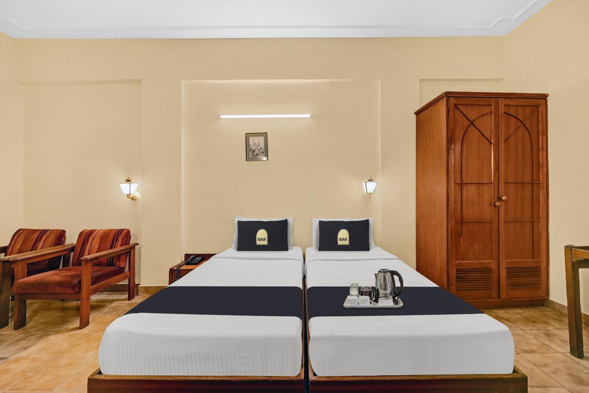 Super Townhouse Oak Hotel Belsons Taj Mahal Secunderabad ภายนอก รูปภาพ