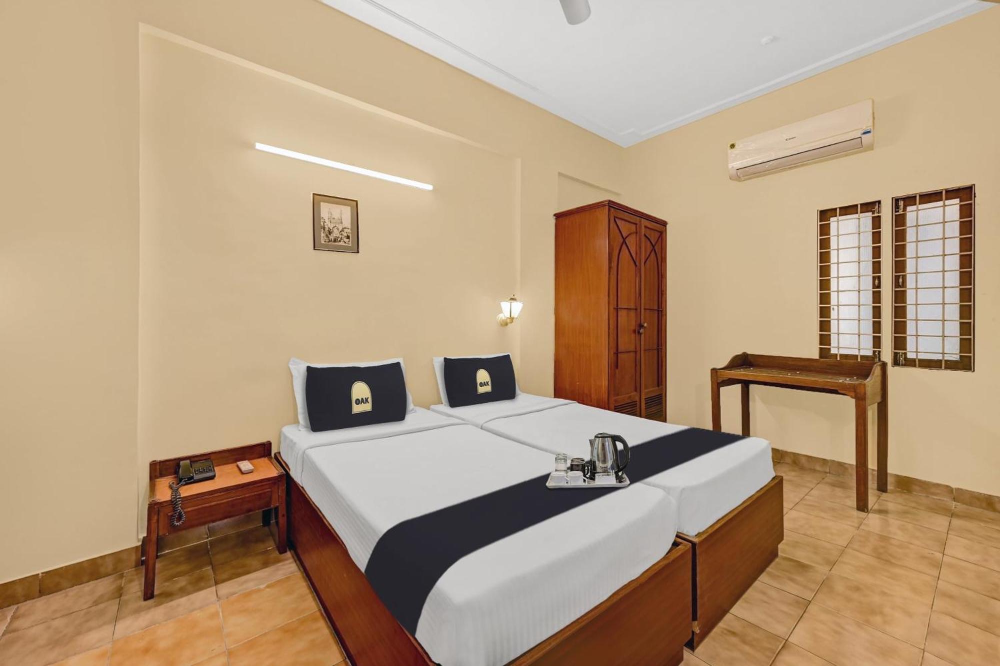 Super Townhouse Oak Hotel Belsons Taj Mahal Secunderabad ภายนอก รูปภาพ