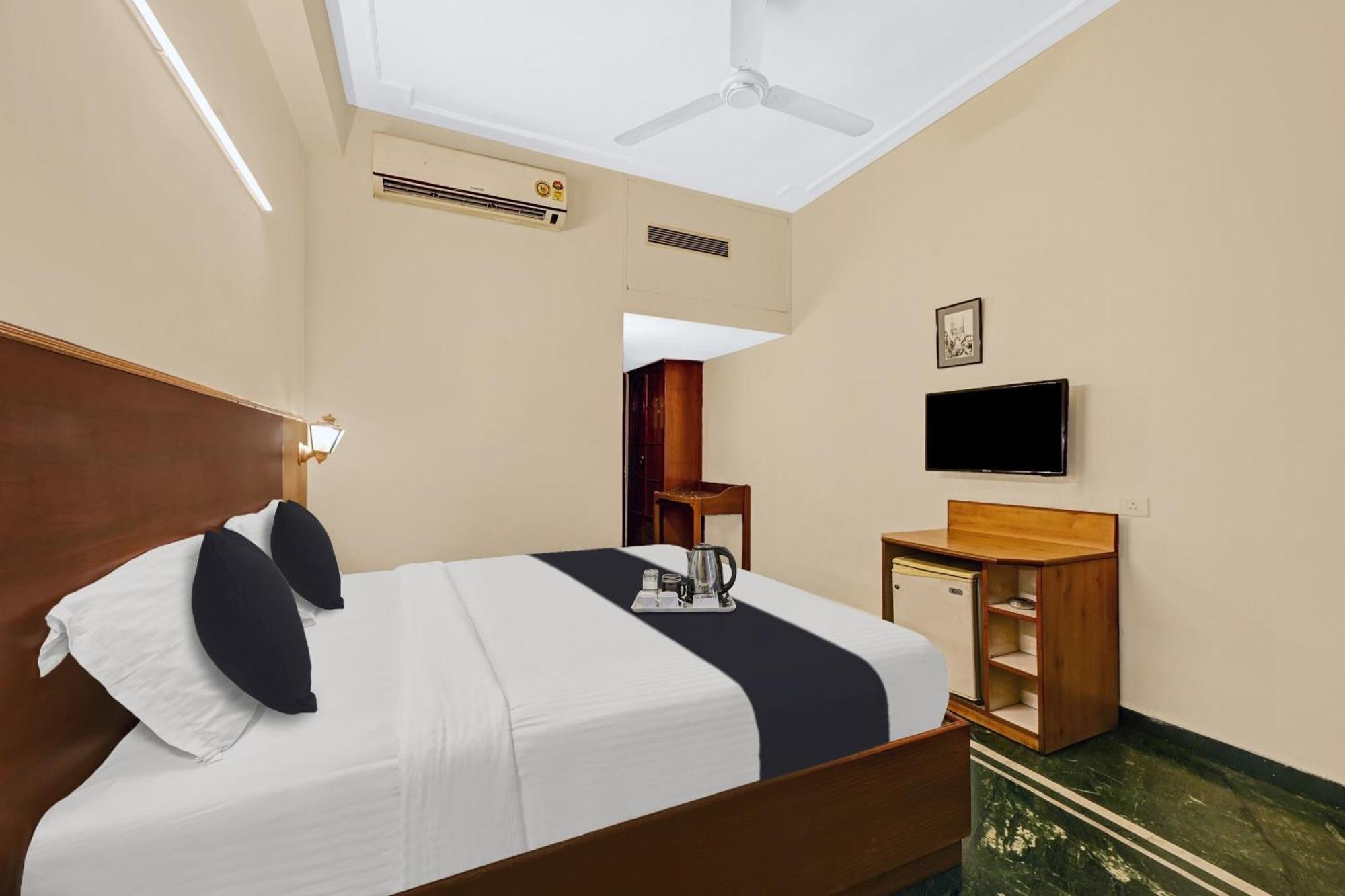 Super Townhouse Oak Hotel Belsons Taj Mahal Secunderabad ภายนอก รูปภาพ