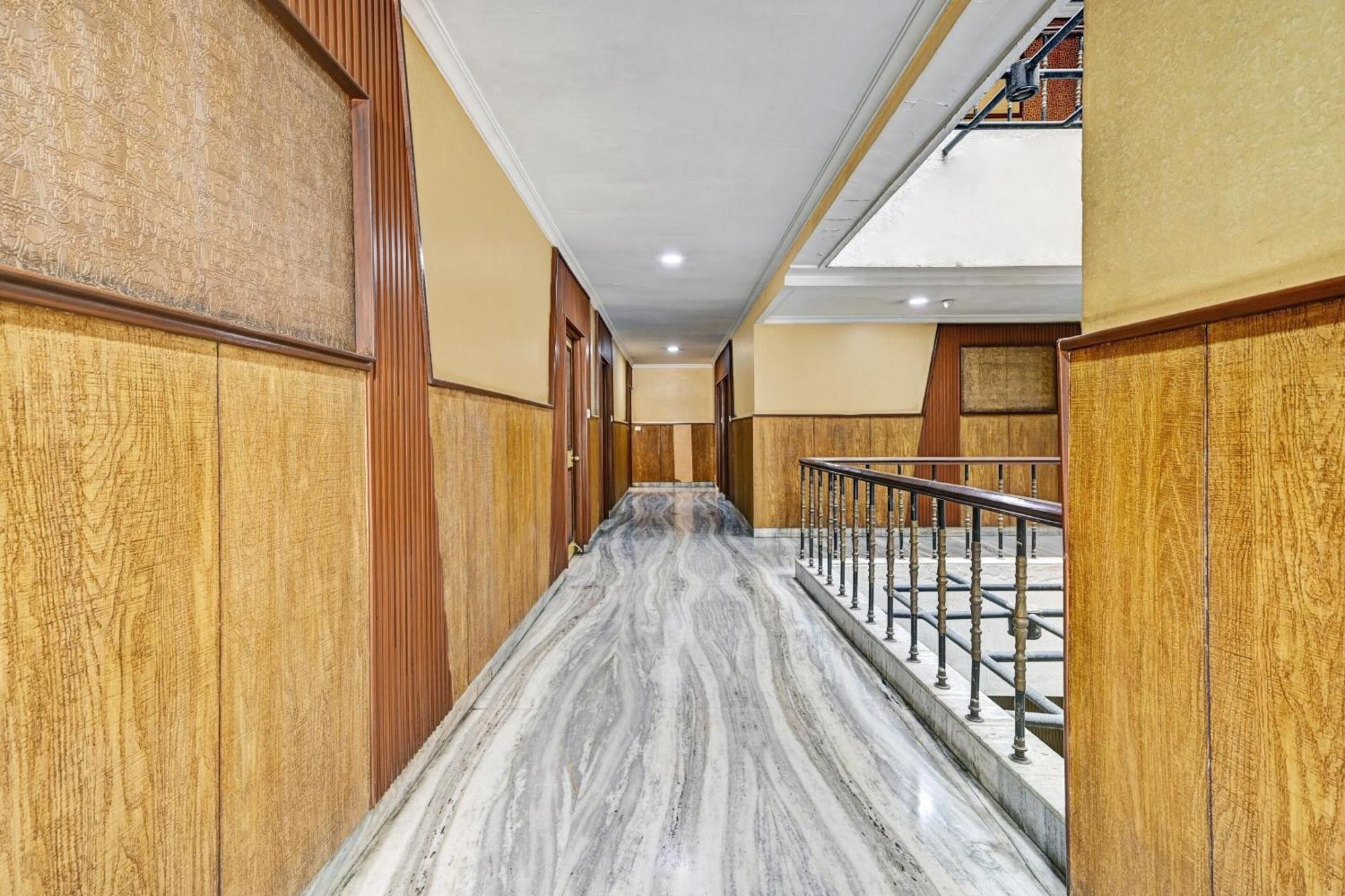 Super Townhouse Oak Hotel Belsons Taj Mahal Secunderabad ภายนอก รูปภาพ