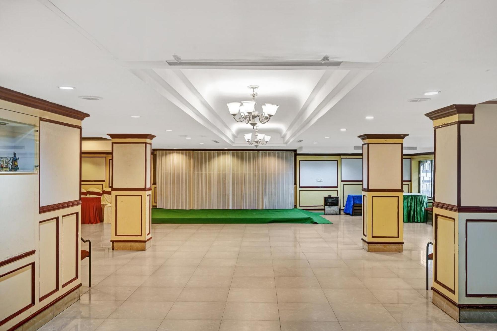 Super Townhouse Oak Hotel Belsons Taj Mahal Secunderabad ภายนอก รูปภาพ
