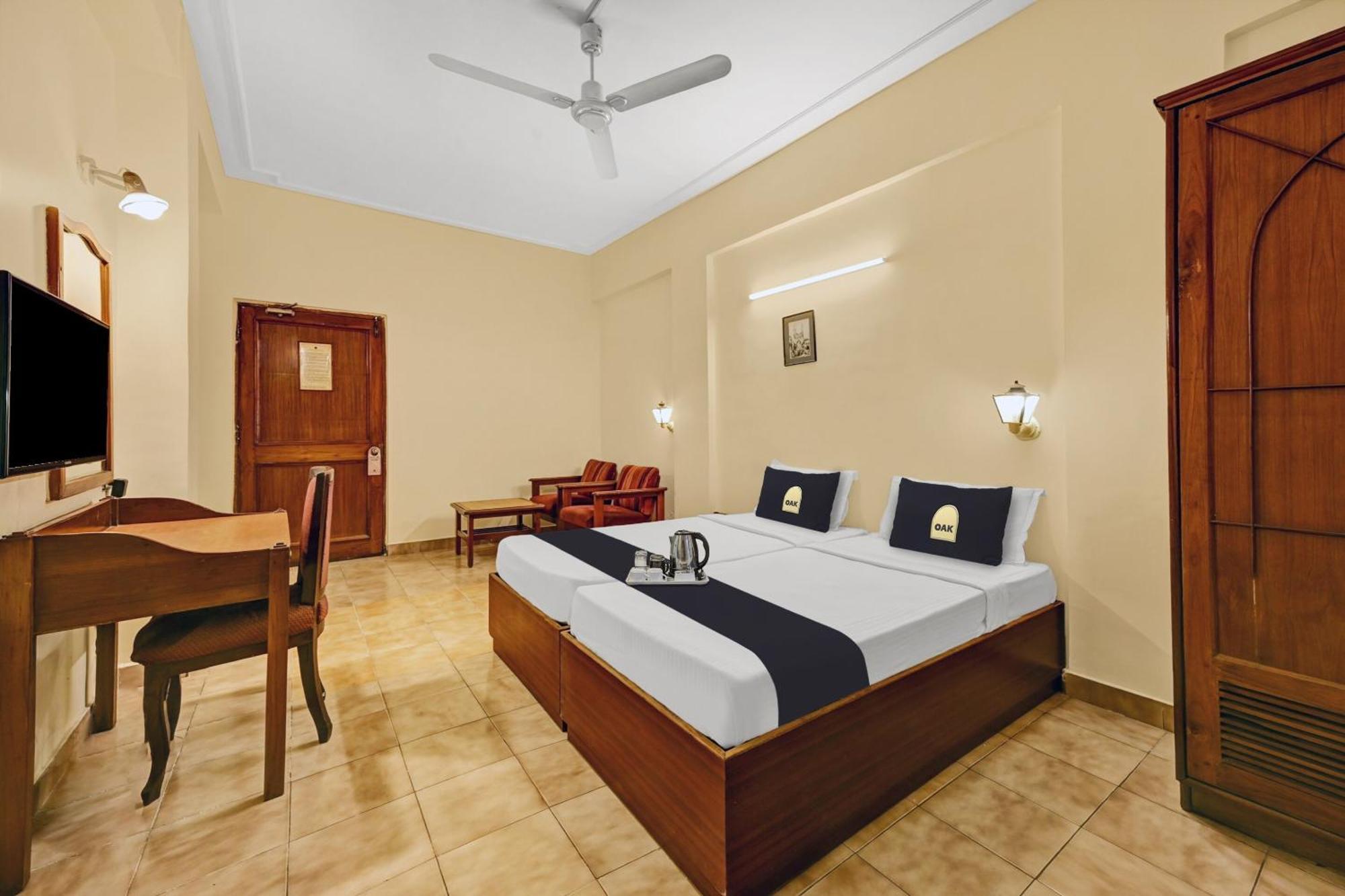 Super Townhouse Oak Hotel Belsons Taj Mahal Secunderabad ภายนอก รูปภาพ
