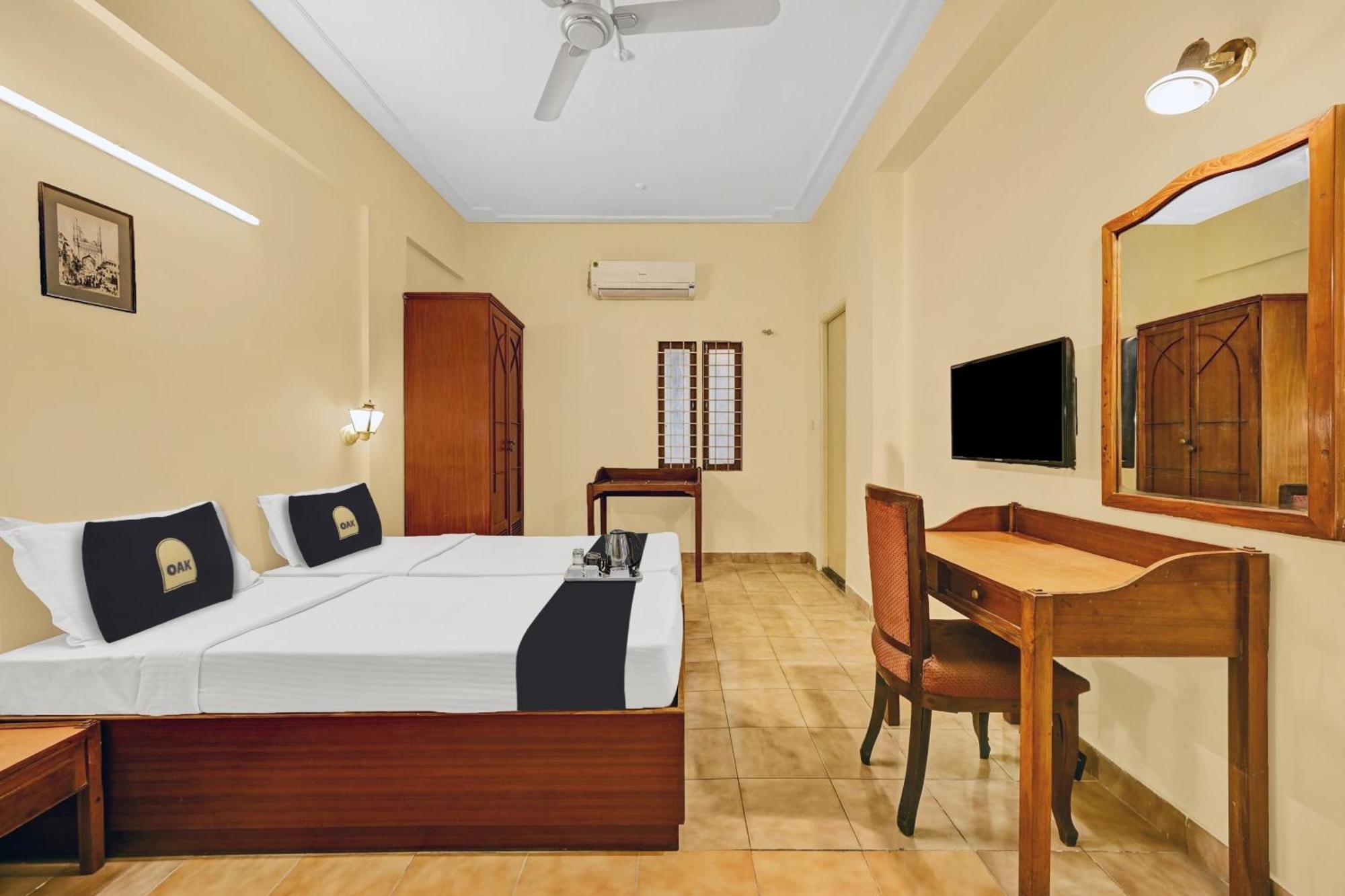 Super Townhouse Oak Hotel Belsons Taj Mahal Secunderabad ภายนอก รูปภาพ